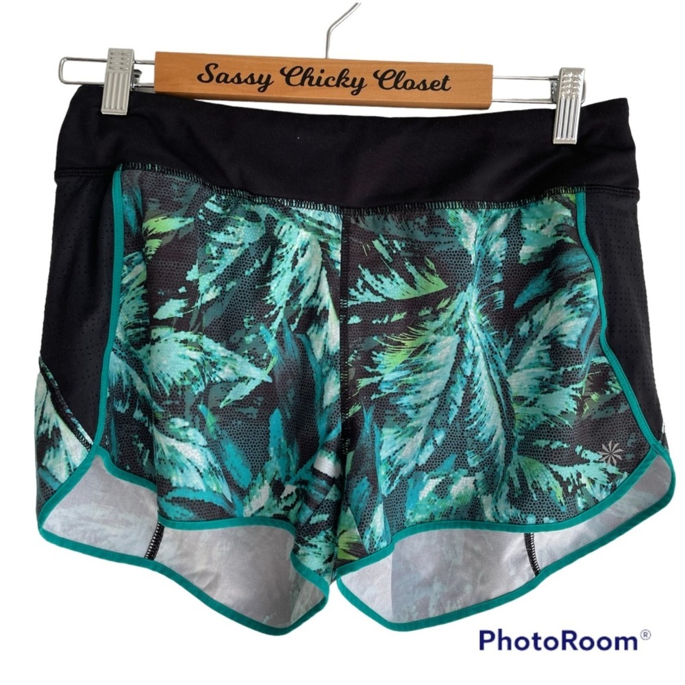 Athleta Ladies Athletic "Track This Run" Shorts in Nepali Teal, M